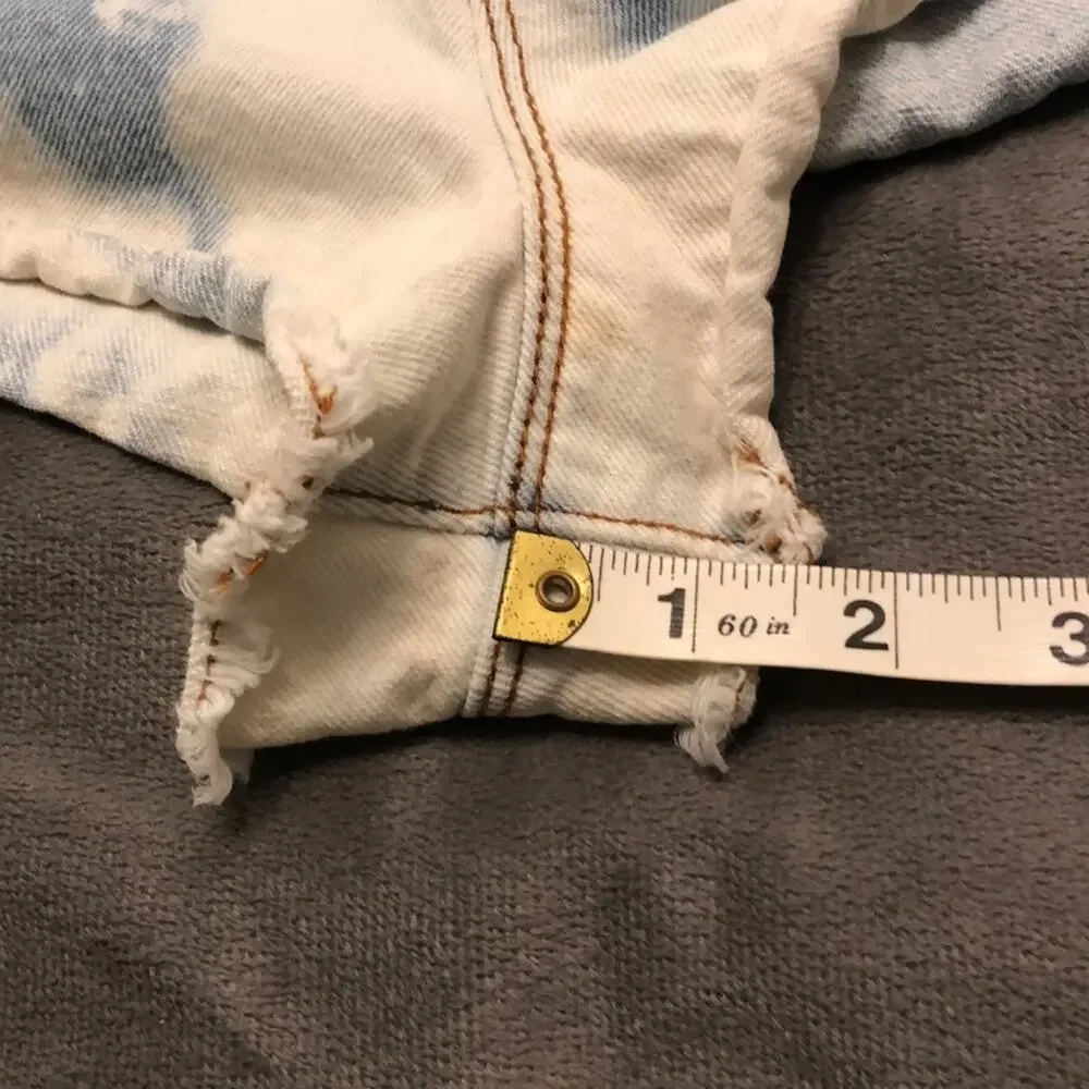Forever 21 Denim Bleached Short Shorts Juniors Size 29 Premium Denim